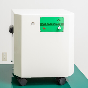 酸素濃縮器