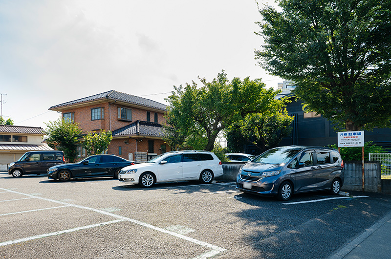 徒歩1分圏内の専用駐車場